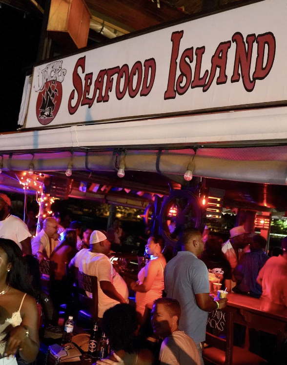 Nightlife at the Island Bar